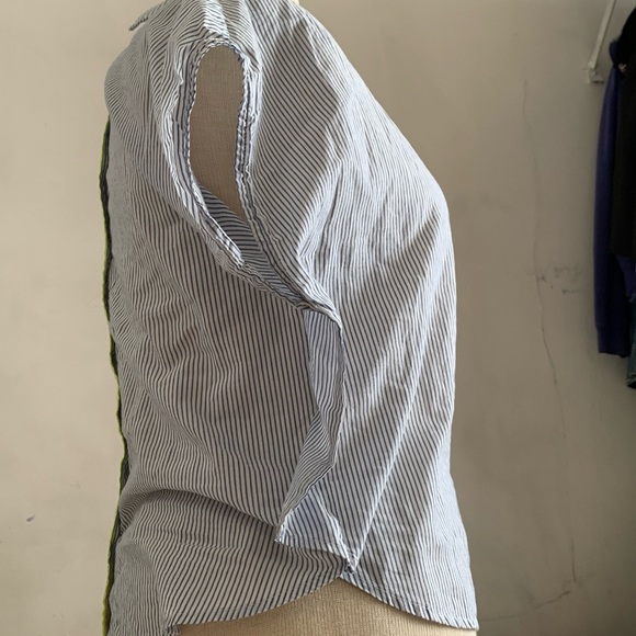 Backwards button-up shirt size 10-12 - Picture 10 of 13